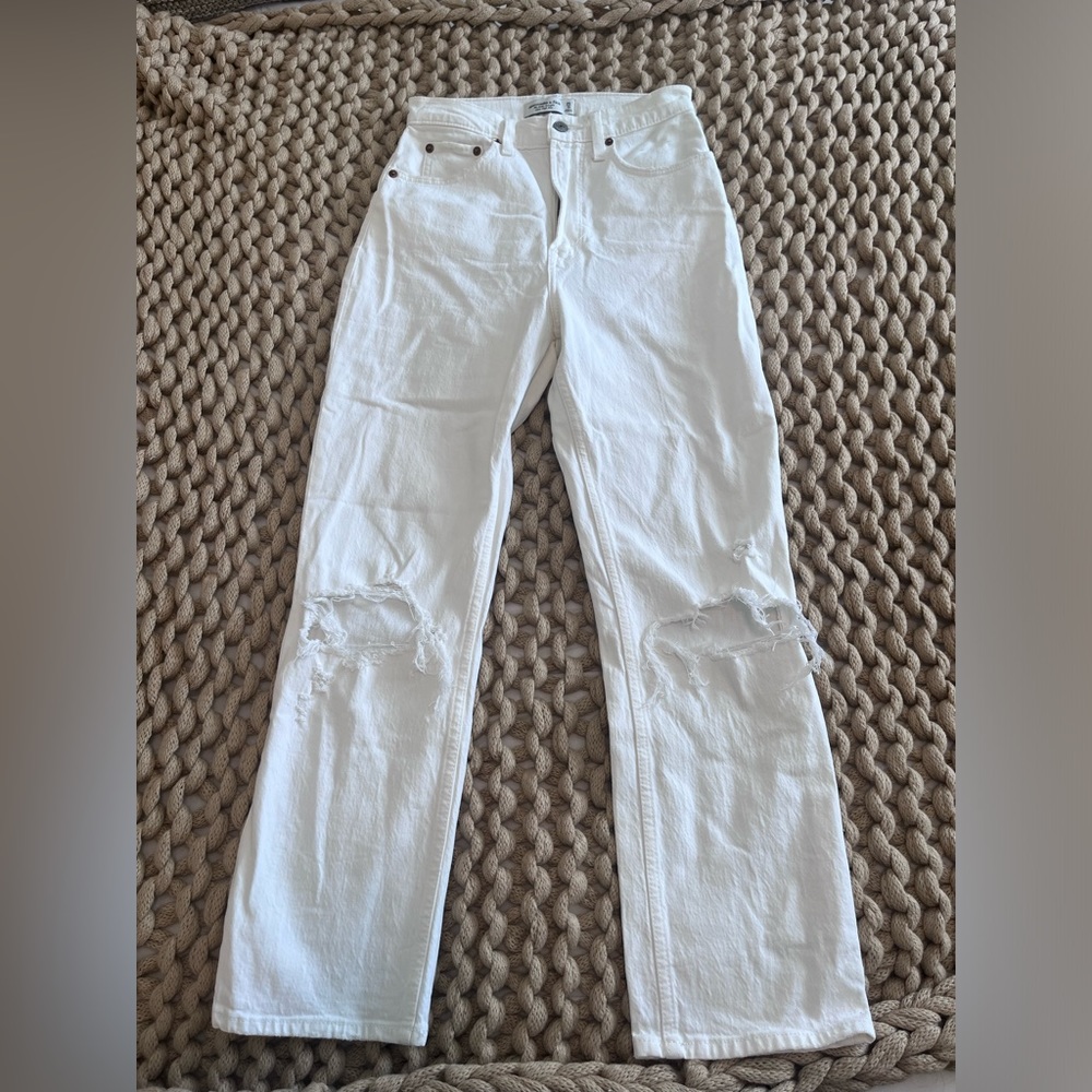 Abercrombie white ankle length jeans
